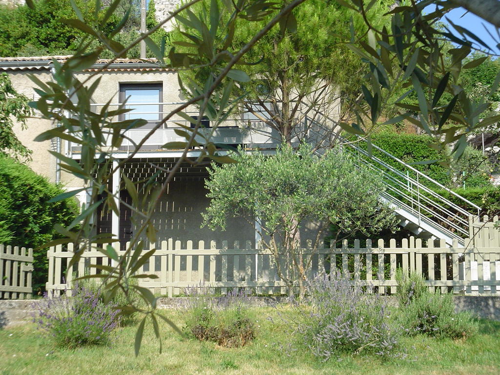 La Cabane De Pepe Emilien Bed & Breakfast Chomerac Exterior photo