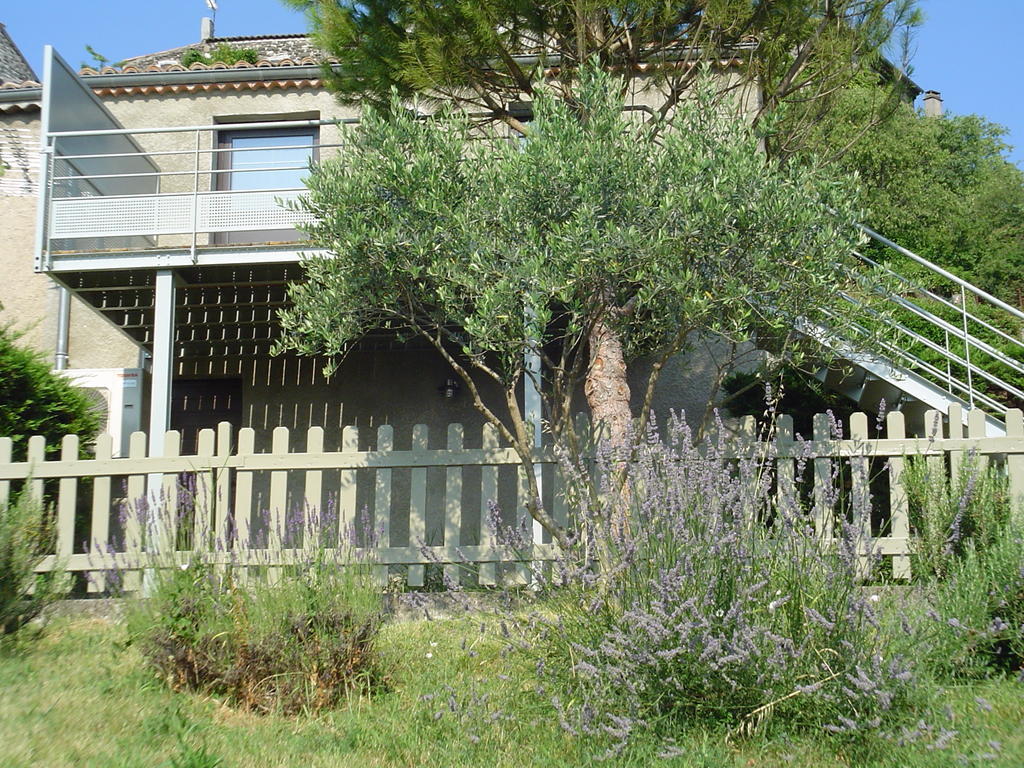 La Cabane De Pepe Emilien Bed & Breakfast Chomerac Exterior photo